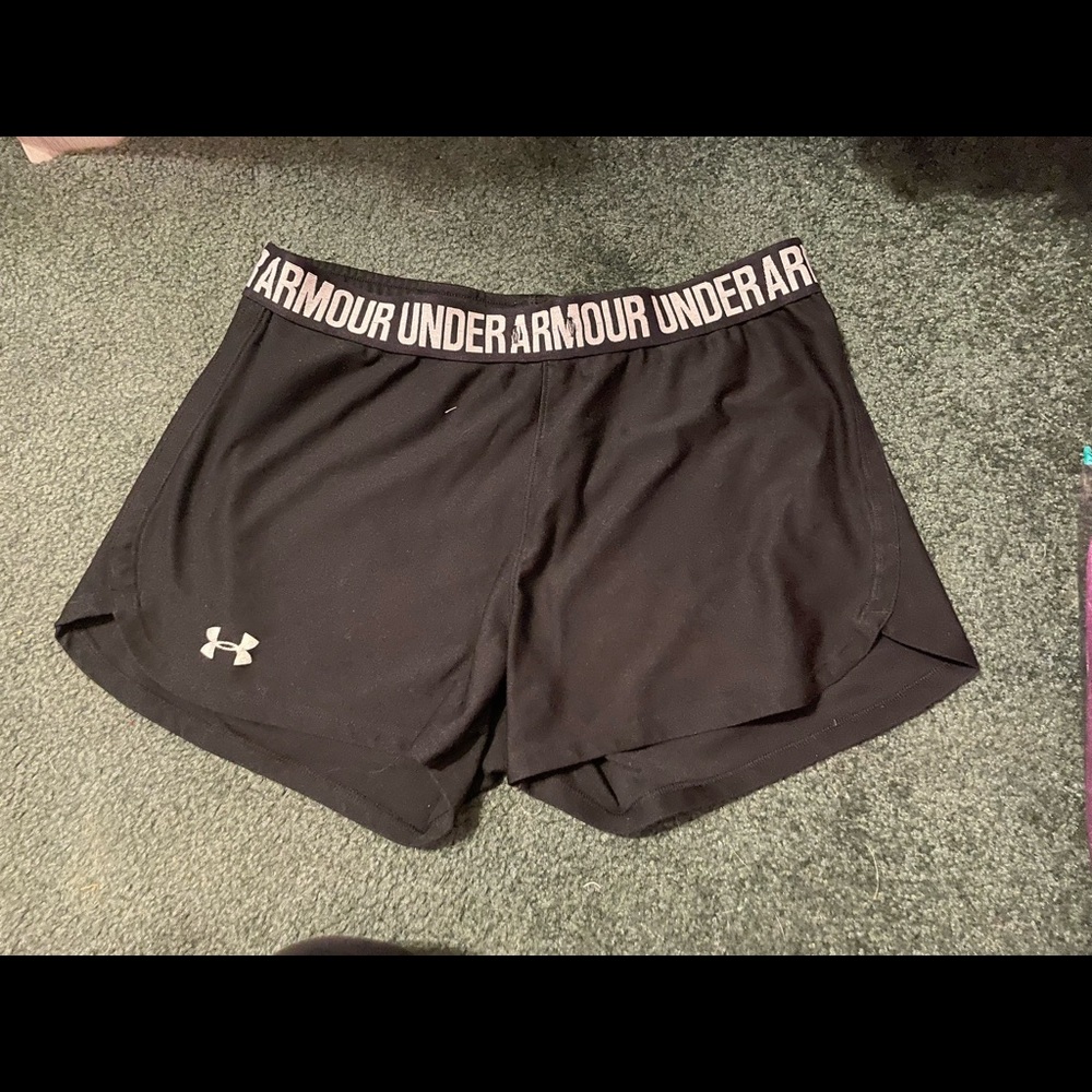 Black Under Armour shorts